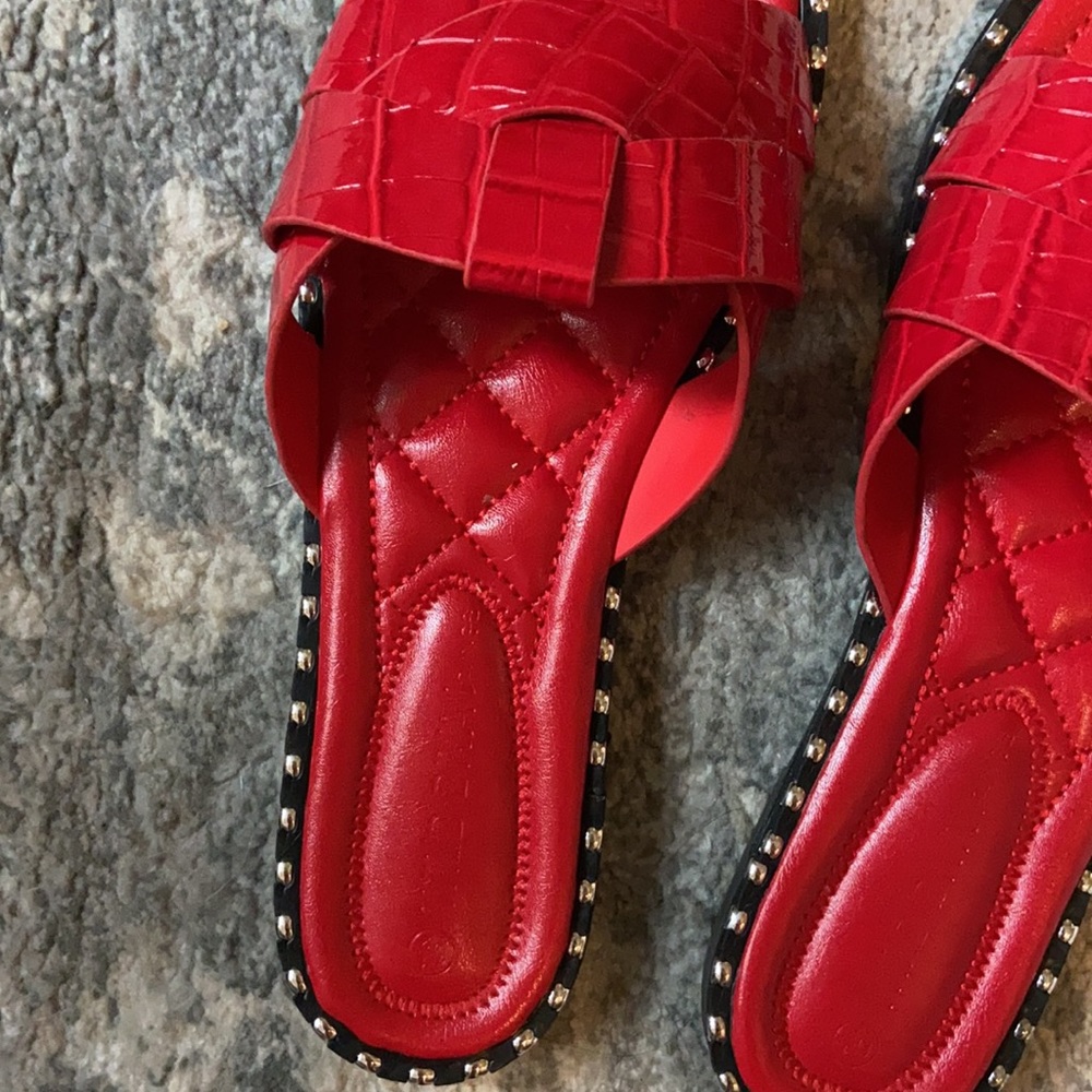 Red sandals - Picture 2 of 3